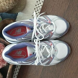 Child’s New Balance Runners, Like New. Size 3